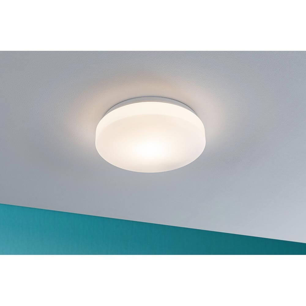 HomeSpa Deckenleuchte Axin Dimmbar Weiß in runder Form mit spritzwassergeschütztem Design, ideal für Badezimmer.