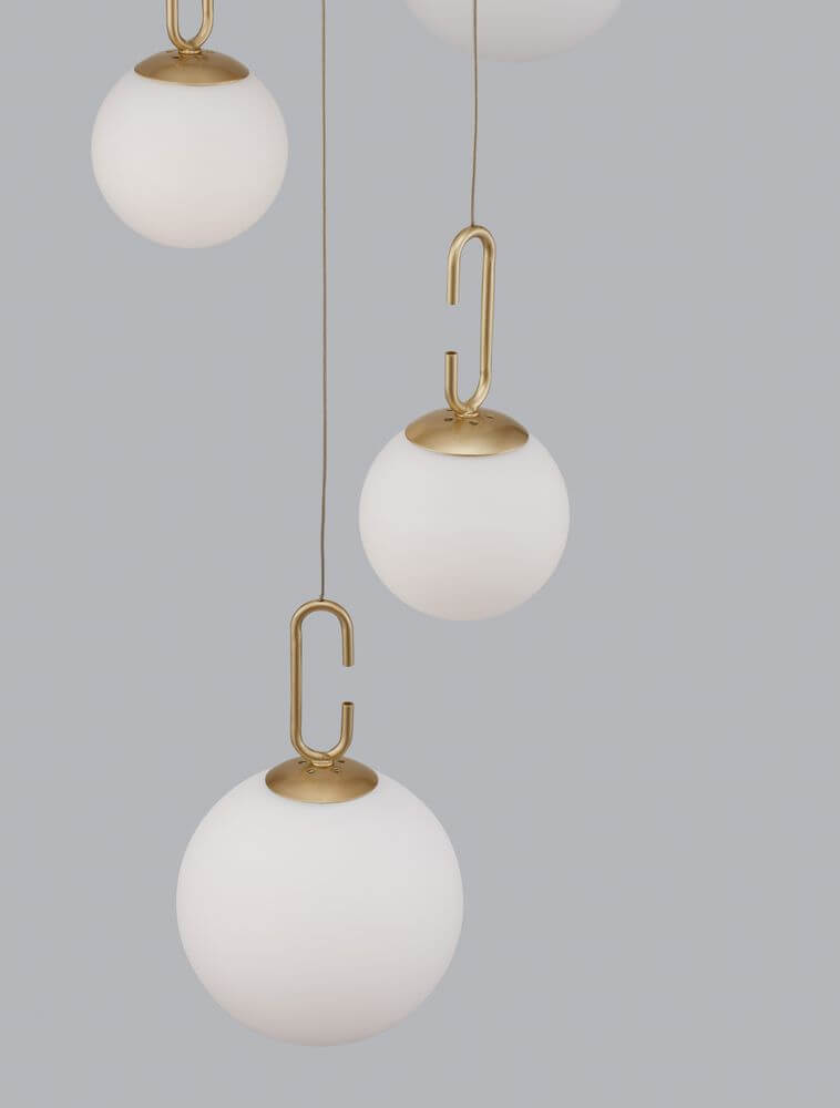 Hook LED Pendelleuchte 5-flammig Ø 42cm 3000K Gold-Gebürstet, Weiß - Pendelleuchte mit Glas und Metall.