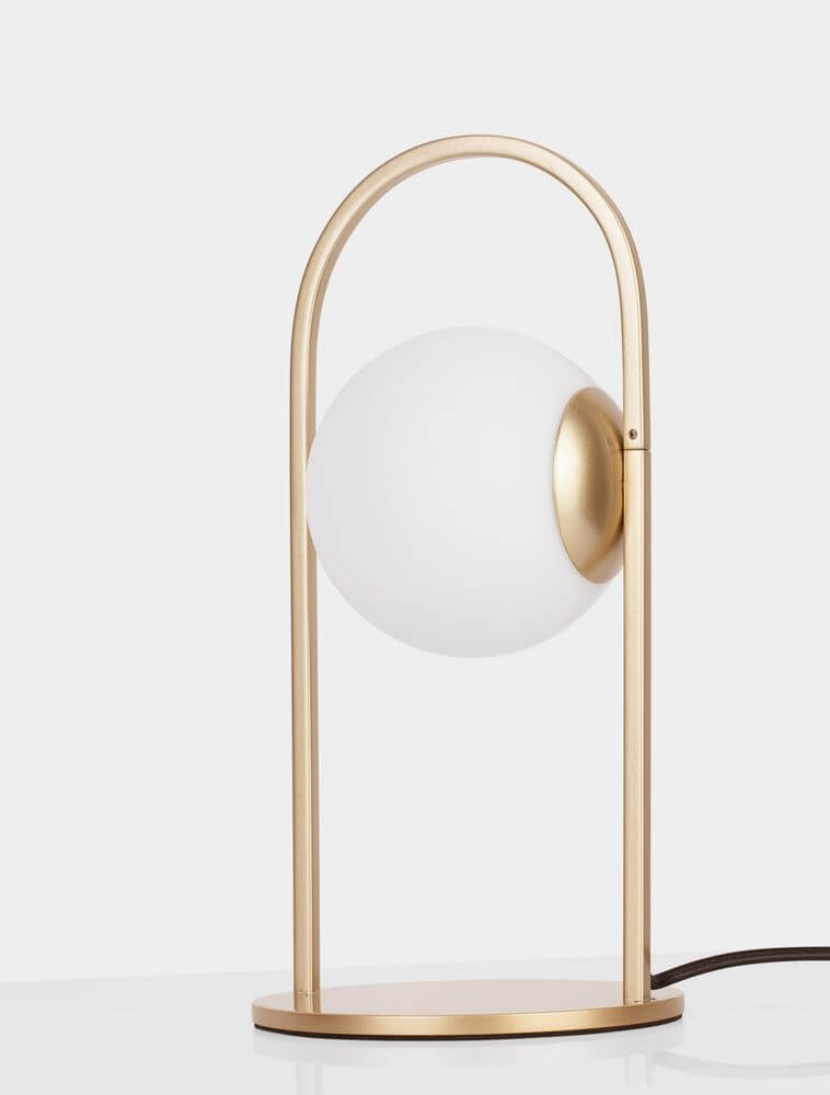 Hook LED Tischleuchte 3000K Gold-Gebürstet, Weiß in modernem Design mit Glas und Metall.