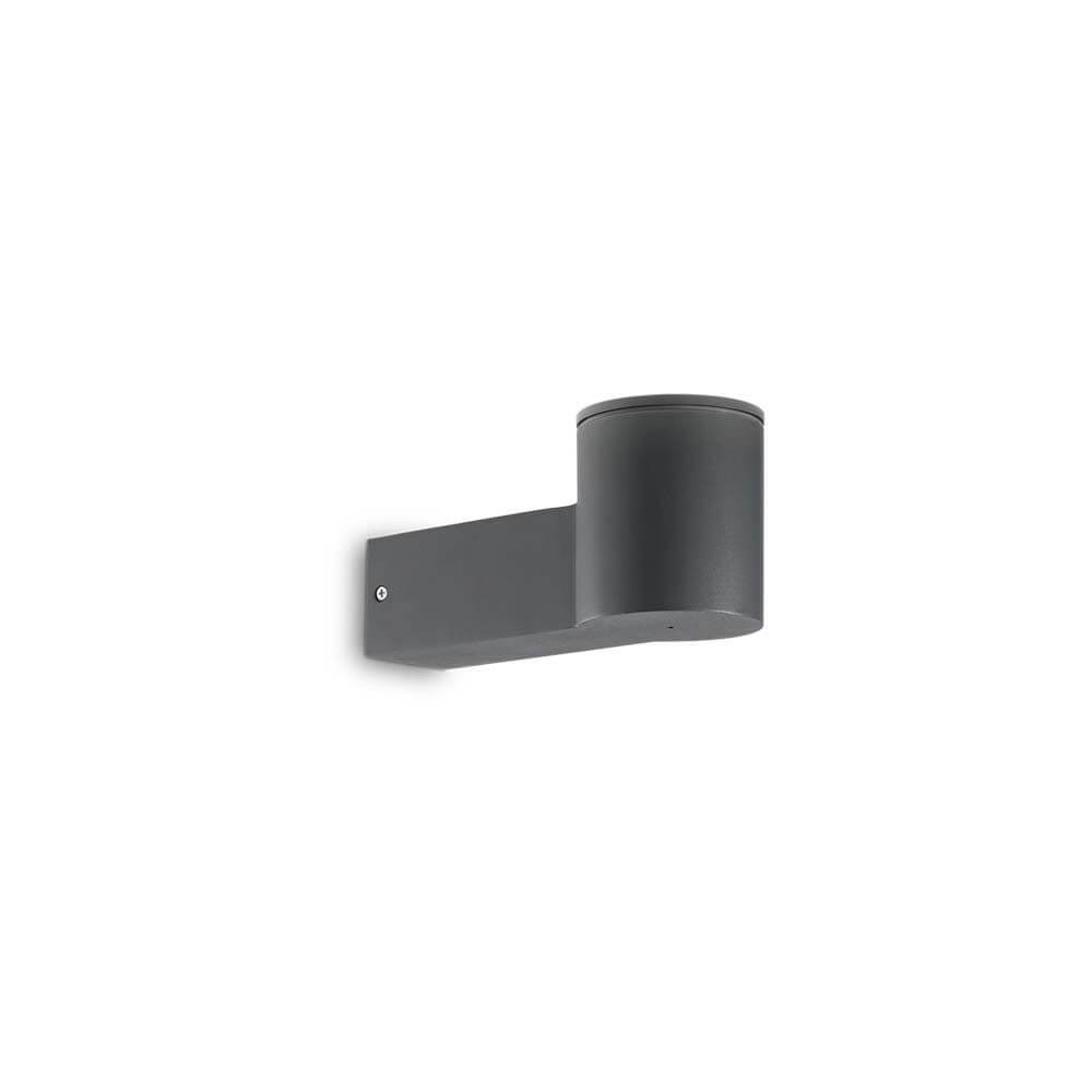 Clio Außen-Wandlampe IP44 in modernem Design, ideal für die Außenbeleuchtung.