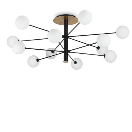 Moderne Cosmopolitan Deckenleuchte mit mehreren opalen Kugeln und elegantem Design.