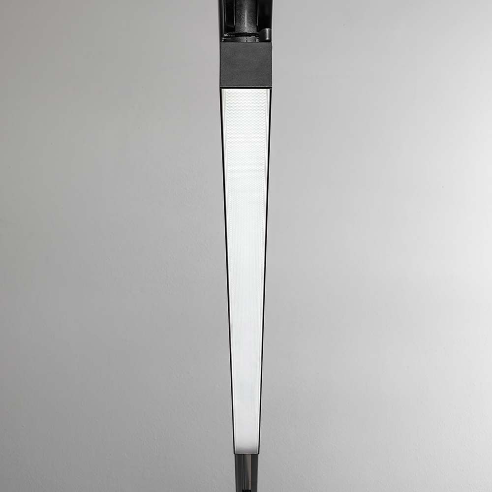Display LED Schienen Strahler in elegantem Design für moderne Beleuchtungslösungen.