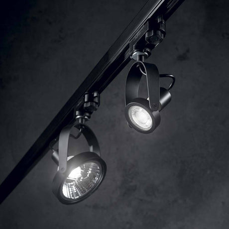 Zwei Glim Schienen-Spot 230V auf einer Schiene, ideal für modernes Lichtdesign.