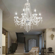 Hängeleuchte Amadeus Sp8 mit Kristallanhängern und elegantem Design im Wohnraum.