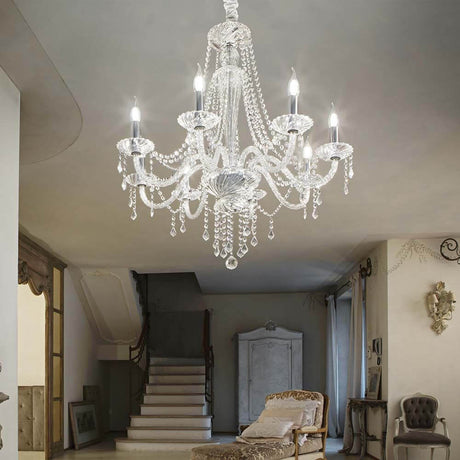 Hängeleuchte Amadeus Sp8 mit Kristallanhängern und elegantem Design im Wohnraum.