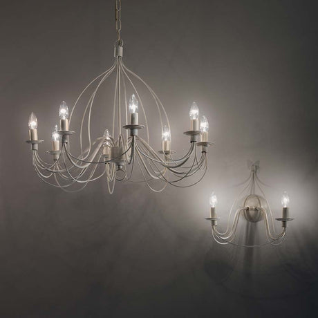 Hängeleuchte Corte Sp8 Weiß Antico mit eleganten, filigranen Linien und mehrflammigen Leuchtkörpern.