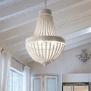 Hängeleuchte Monet Sp5 in Weiß mit Holzperlen, Empire-Design, an Kette hängend, von oben fotografiert