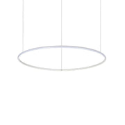 Hulahoop Pendelleuchte Weiß in modernem Design, ideal für stilvolle Innenräume.