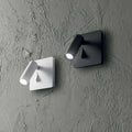 Moderne Lite LED Wandleuchte in weißer und schwarzer Ausführung, ideal für stilvolle innenräumliche Beleuchtung.
