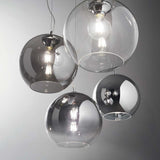 Pendellampe Chrom mit gläsernen Kugeln, edler Look für modernes Wohndesign.