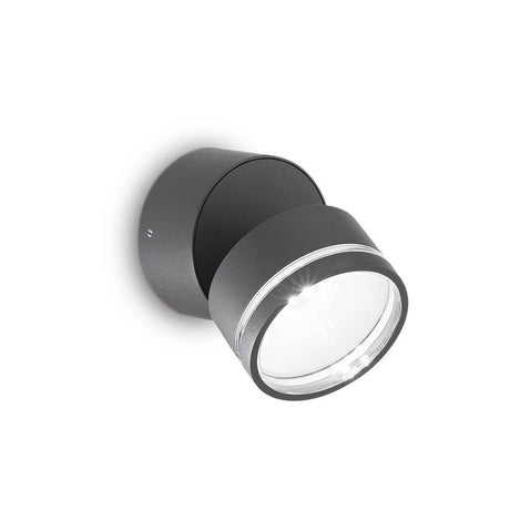 Omega LED Außen Wandstrahler in modernem Design für die Außenbeleuchtung.