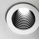One LED Einbauspot - Nahaufnahme des Einbauleuchtens mit spiralförmigem Design.