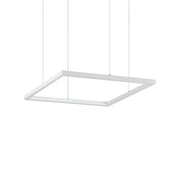 Oracle Slim LED Pendelleuchte Square in rechteckiger Form, modernes Design, schwebend aufgehängt.