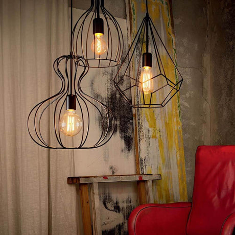Takpendel Ampolla-3 hvit i moderne design med geometriske former og Edison-pærer.