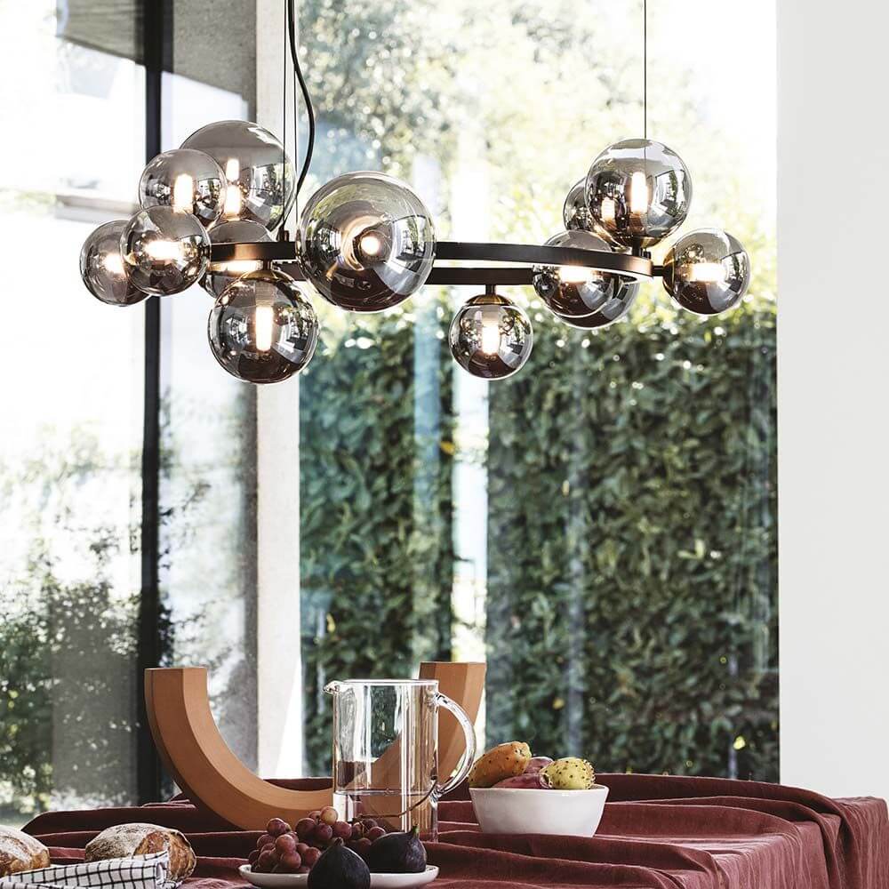 Perlage Hängeleuchte 14-flammig Ø 85cm in modernem Design im Essbereich.
