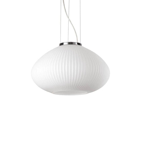 Plisse Pendelleuchte mit elegantem, geripptem Design in Weiß, ideal für moderne Innenräume.