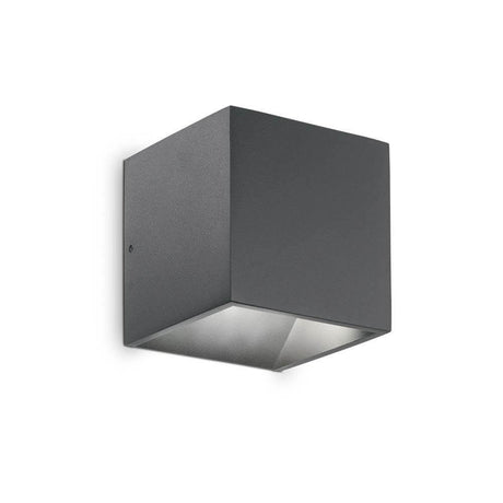 Rubik LED Außenwandleuchte IP44 in eleganter quadratischer Form für Außenbereiche.