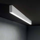 Steel LED Deckenlampe 107cm an der Decke in modernem Design mit hellem Licht.