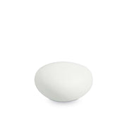 Golvlampe Sasso Pt1 D40 i form av en moderne hvit lampe, stilfull og minimalistisk.