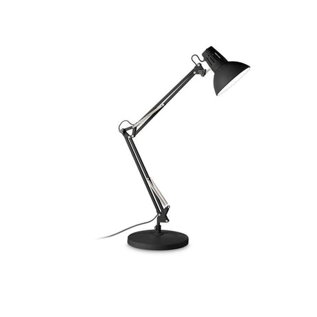 Wally bordlampe i metall med svart lampeskjerm og justerbar arm for moderne design.