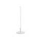 Yoko LED Tischleuchte Metall in modernem Design mit schmalem Körper und runder Basis.