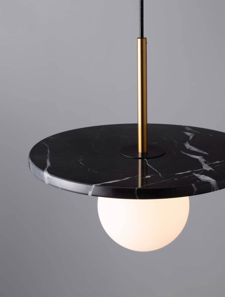Idor Pendelleuchte Ø 30cm G9 Marmor mit stylischem Marmordesign und elegantem Lichtspender.