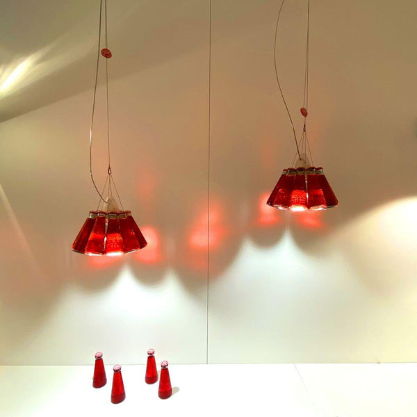 Ingo Maurer Campari Light Pendelleuchte Rot mit echten Campari-Soda-Flaschen, designorientierte Hängelampe