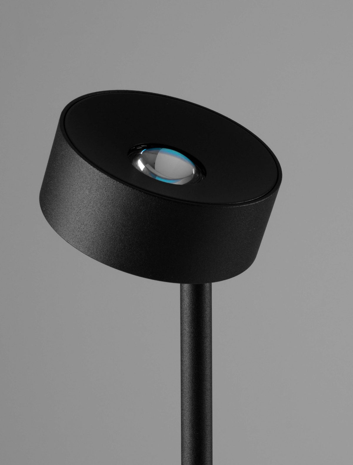 Irida Stehlampe 3000K Schwarz (14)