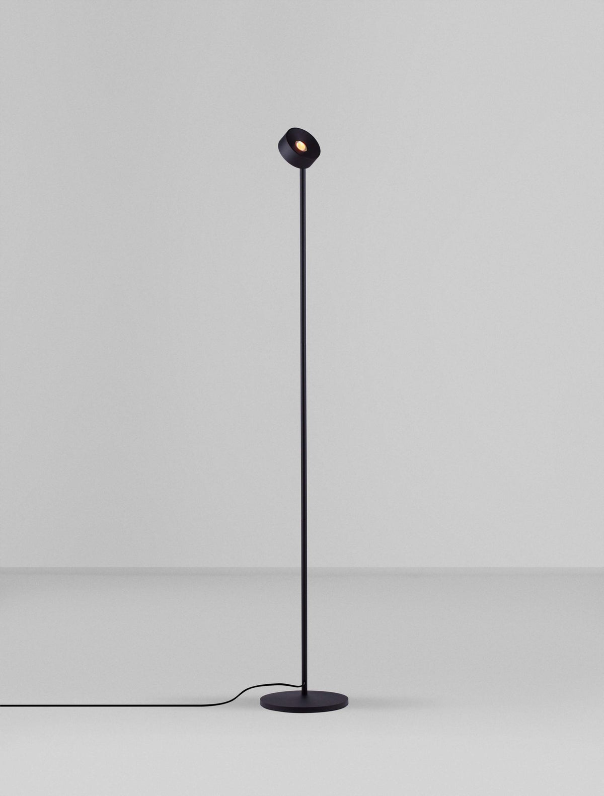 Irida Stehlampe 3000K Schwarz (4)