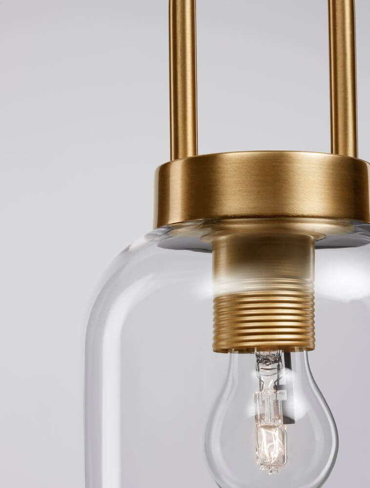 Irvine Pendelleuchte Ø 15,5cm Gold, Transparent mit goldfarbenem Metallrahmen und klarem Glasdesign.