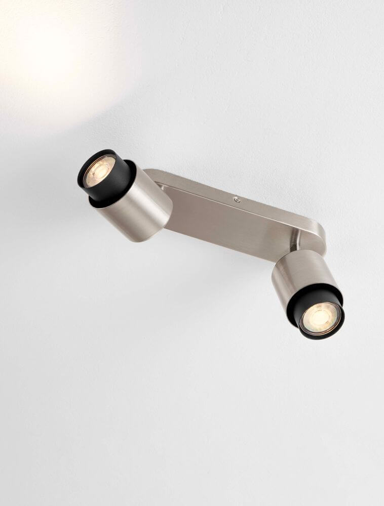 Ison Deckenleuchte GU10 2-flammig in modernem Design mit zwei Lichtquellen für stilvolle Raumbeleuchtung.