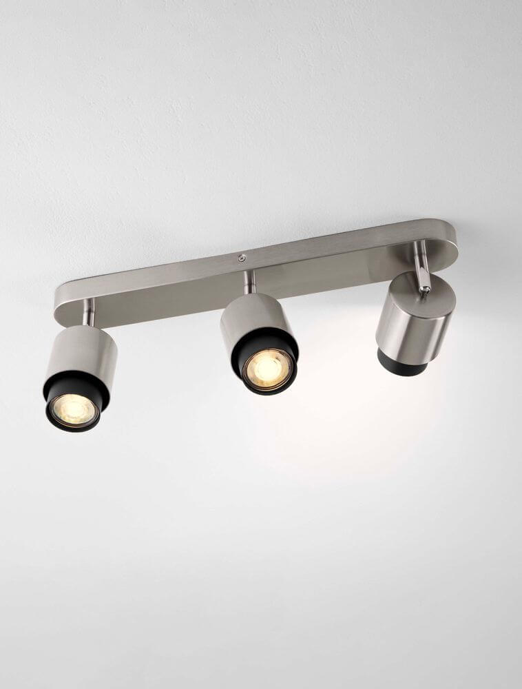 Ison Deckenleuchte GU10 3-flammig in modernem Design mit drei verstellbaren Strahlern aus Metall.