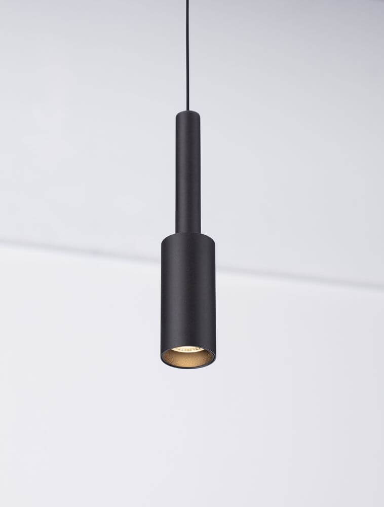 Joy LED Pendelleuchte Ø 4cm 3000K mit schwarzem Metallkörper und warmweißem Licht.
