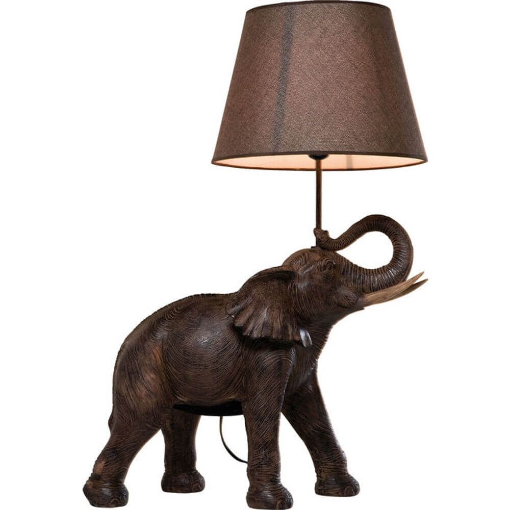 Tischleuchte Elephant Safari mit Elefant als Lampenständer und braunem Lampenschirm für stilvolles Licht.