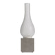 Karman Amarcord Wandleuchte mit modernem Design und gefrostetem Lampenschirm in eleganter Betonbasis.