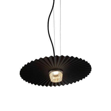 Karman Gonzaga LED Außen-Hängeleuchte IP65 mit gewelltem Schirmdesign und modernen LED Leuchtmittel.