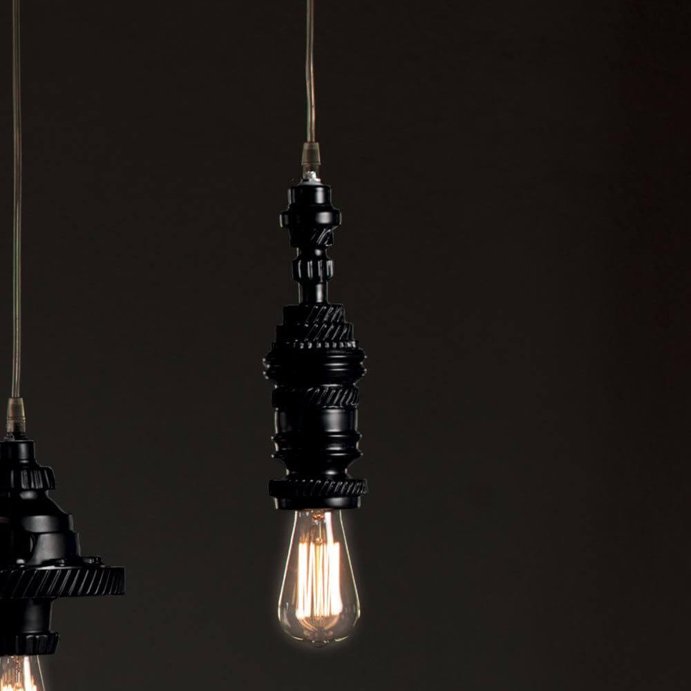 Karman Mek 1 Hängelampe Ø 8cm in Schwarz mit Glühbirne, minimalistisches Design.