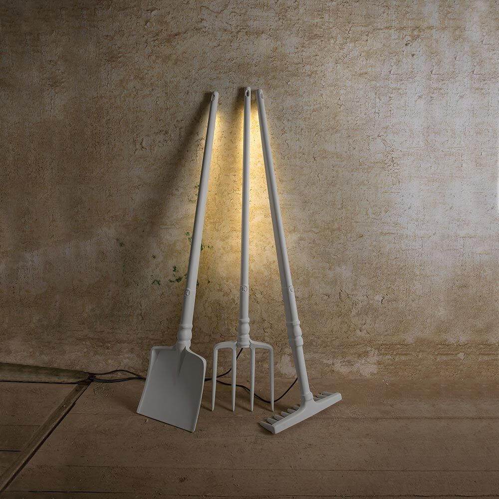 Karman Tobia LED-Stehleuchte Rechen Weiß