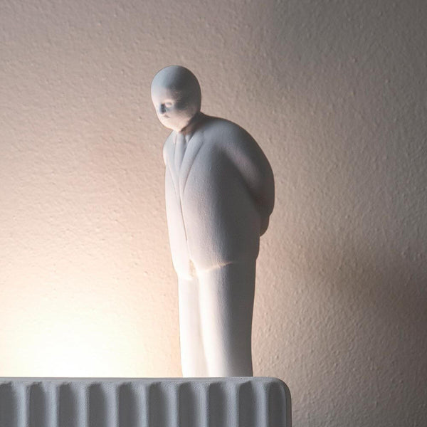 Karman Umarell Zubehör Mann stehend als Leuchtenzubehör für die Karman Lampe Umarell
