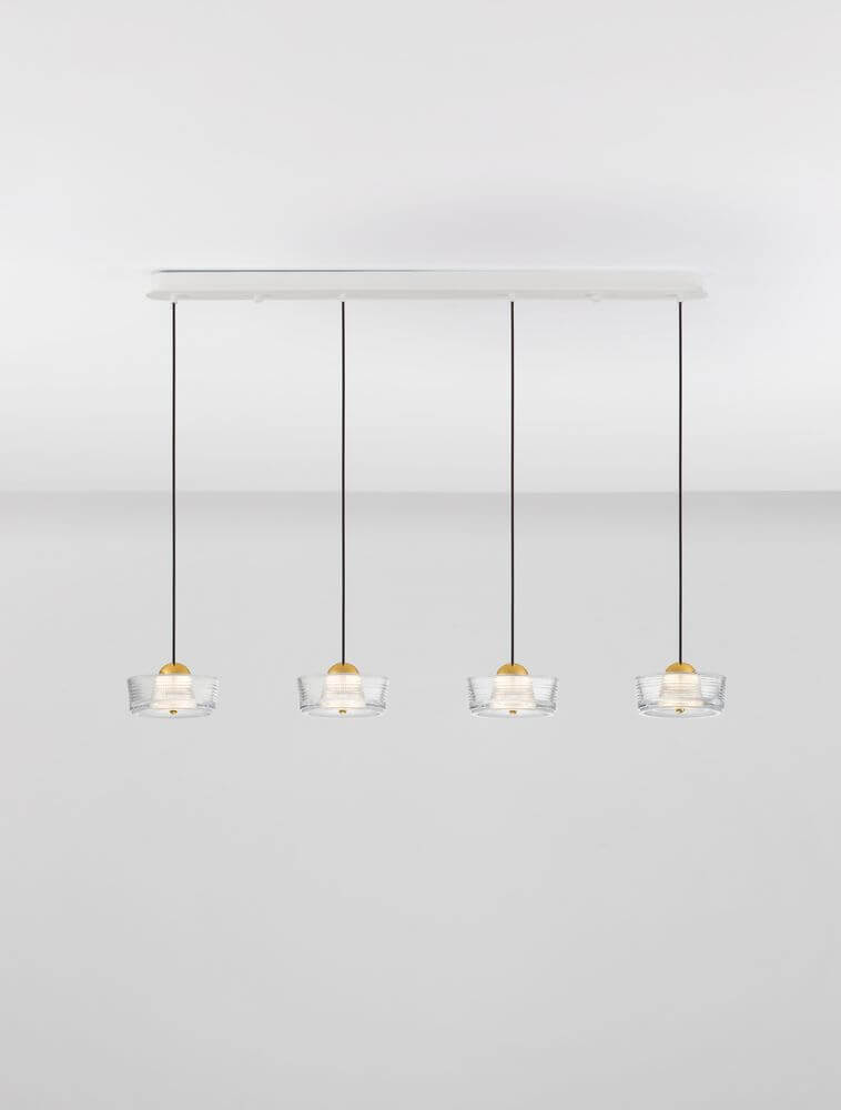 Keros LED Pendelleuchte 4-flammig 3000K Gold in modernem Design mit goldenen Akzenten.