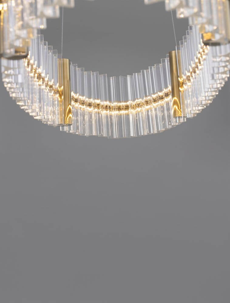 Kezo LED Pendelleuchte Oval Ø 90cm 3000K Gold in modernem Design mit elegantem Glas und Edelstahl.