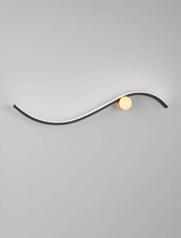 Kima LED Wandleuchte Geschwungen 3000K Schwarz, Gold mit elegantem Design und harmonischem Licht.