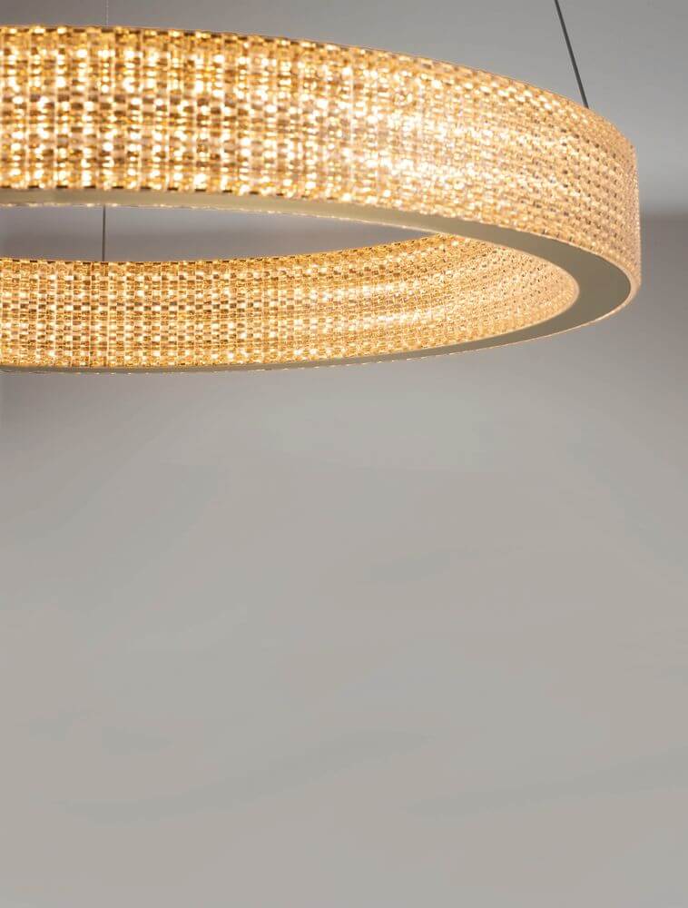Kinara Pendelleuchte Ø 60cm 3000K Gold in elegantem Design mit funkelnder Acryl-Optik.