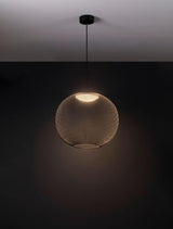 Moderne KINETIC Pendelleuchte aus schwarzem Drahtgeflecht mit LED-Licht, ideal für Schlaf- und Wohnzimmer.