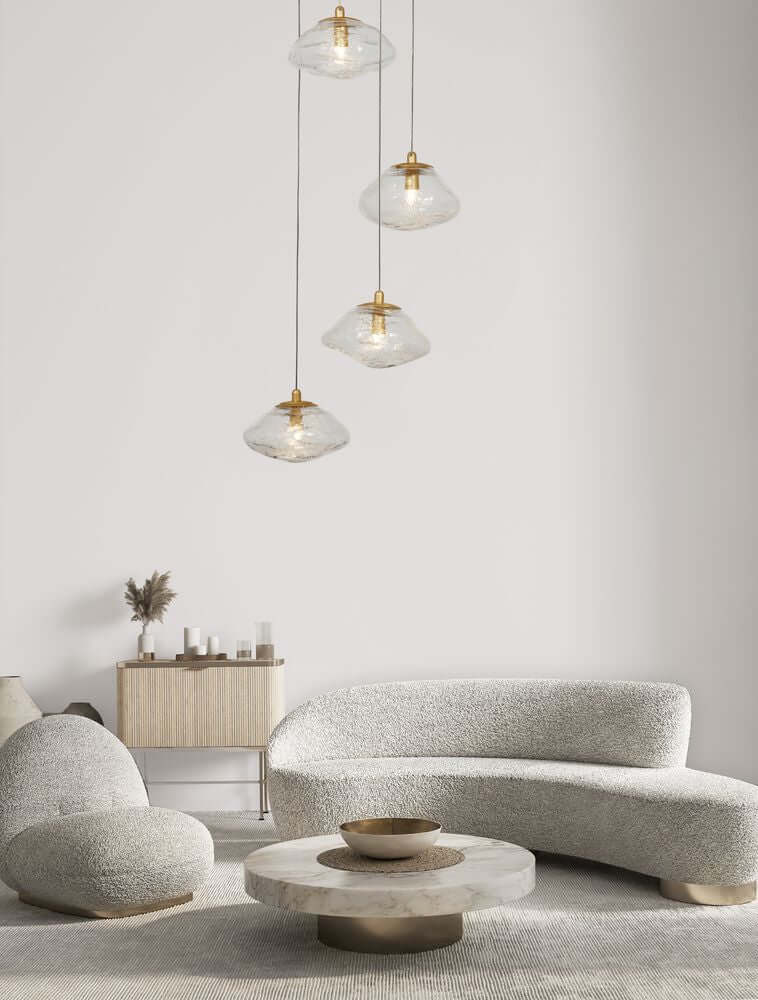 King Pendelleuchte 5-flammig Ø 35cm Gold, Transparent im modernen Wohnraum mit stilvollen Möbeln.