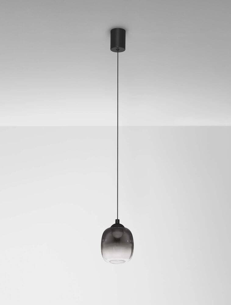 Kita LED Pendelleuchte Ø 10cm 3000K Schwarz, Rauch mit mattem Aluminium und rauchfarbenem Glas.