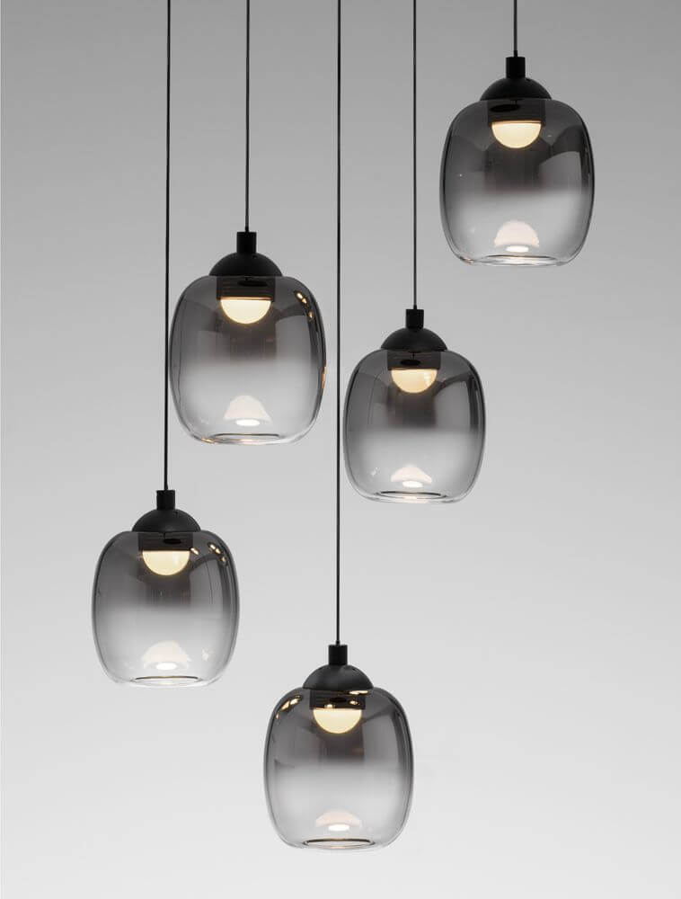 Kita LED Pendelleuchte 5-flammig Ø 43cm 3000K Schwarz, Rauch in elegantem Design mit rauchfarbenem Glas.