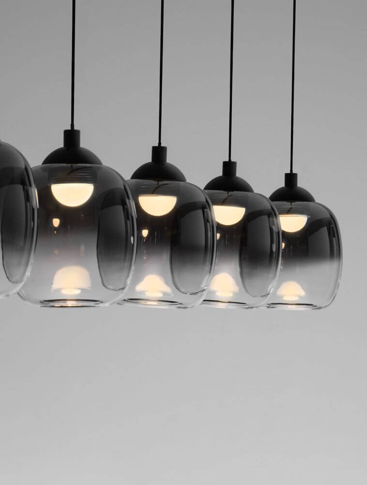 Kita LED Pendelleuchte Balken 95cm 5-flammig 3000K Schwarz, Rauch mit rauchfarbenen Glaskugeln