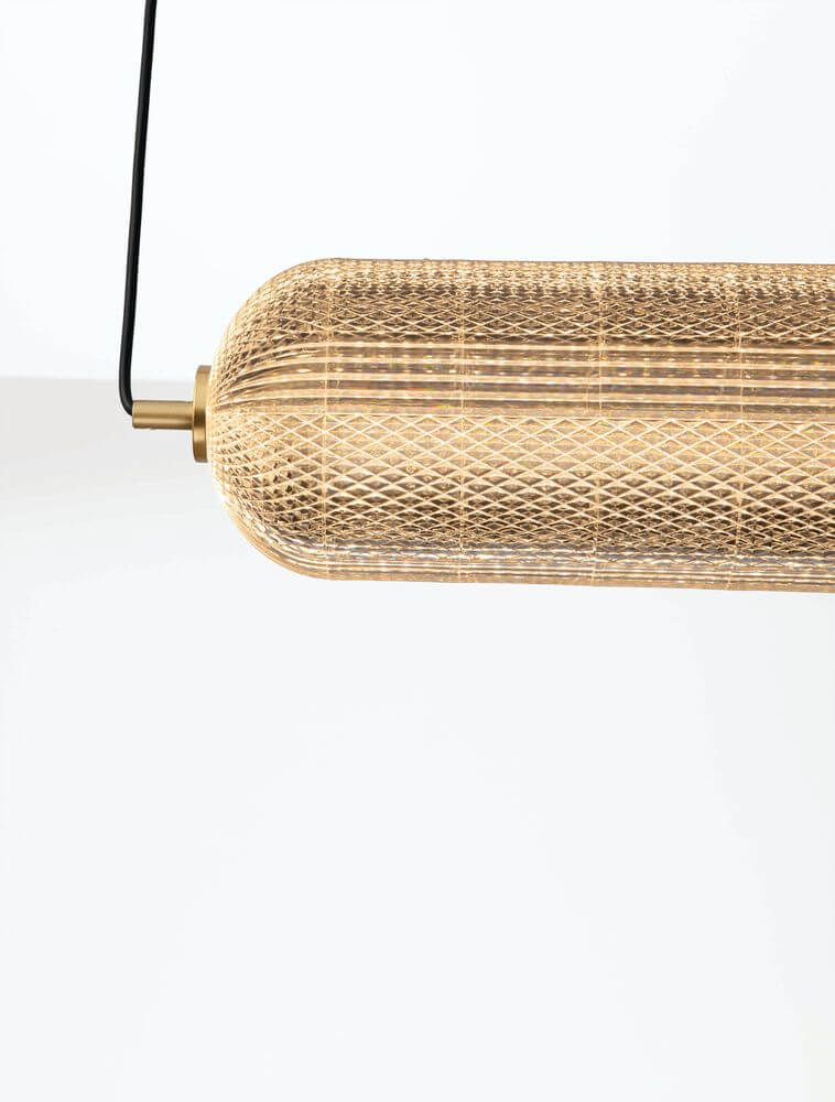 Klelia Pendelleuchte Horizontal 3000K Gold in elegantem Design mit goldenem Gehäuse und modernem Beleuchtungselement.