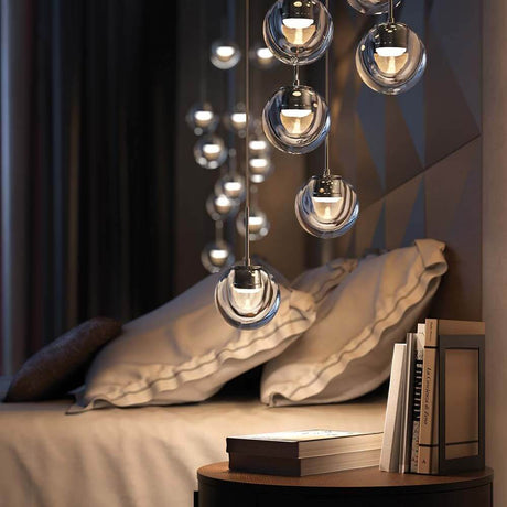 Kundalini LED Einbau-Pendeleuchte Dew Ø 11cm Dimmbar in modernem Schlafzimmer mit eleganten Lichtreflexionen.
